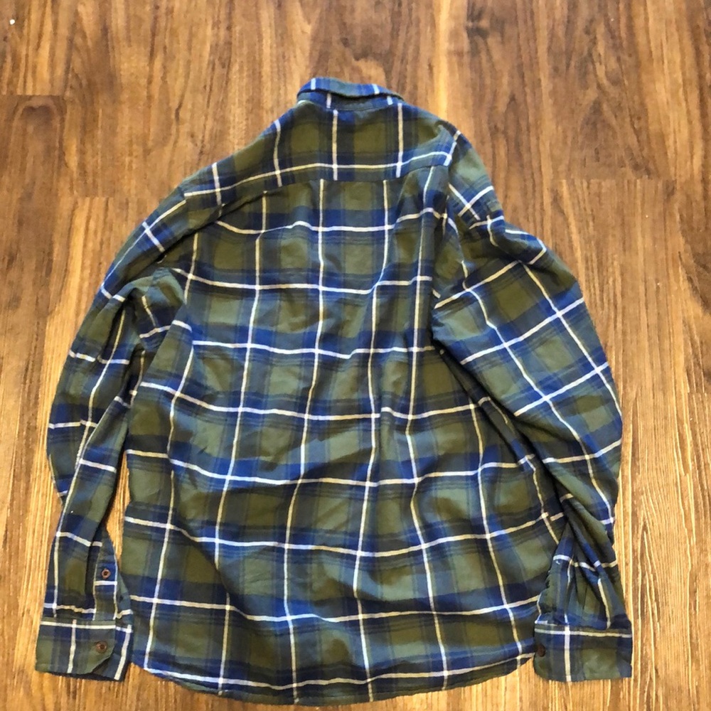 Large flannel - Picture 2 of 2